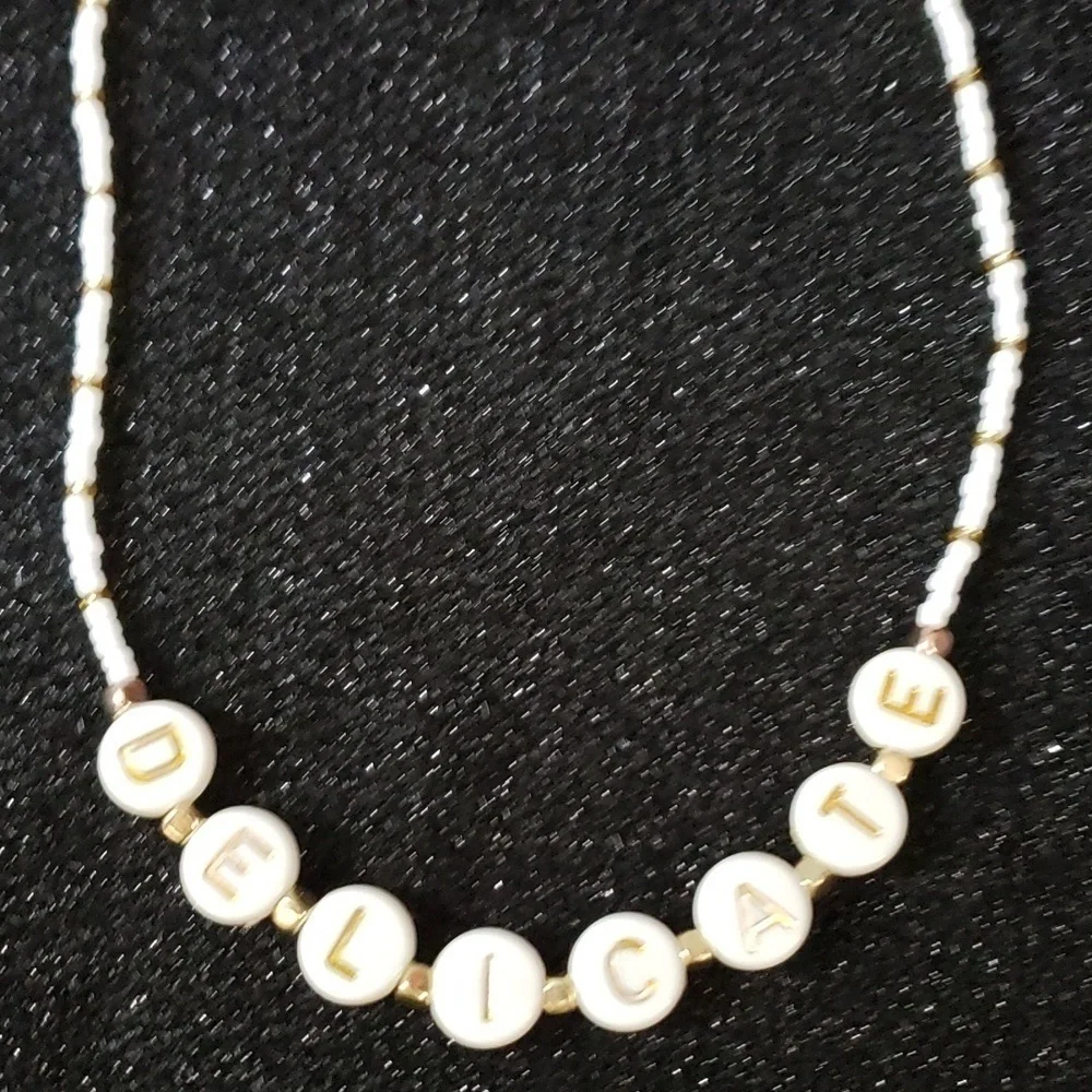 Taylor Swift Delicate Elastic Beaded Necklace Handmade - Picture 5 of 5